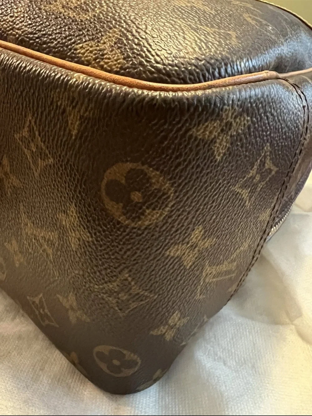 Authentic Louis Vuitton Monogram Deauville Bag Purse